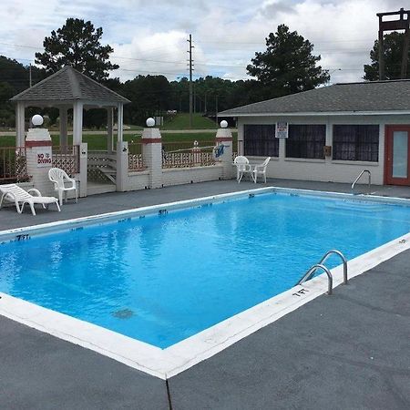 Americas Best Value Inn Meridian Bagian luar foto