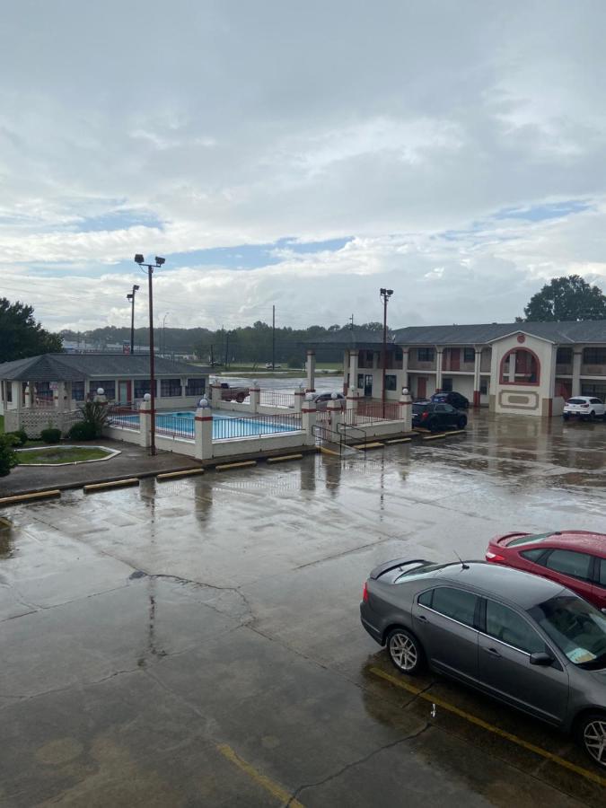 Americas Best Value Inn Meridian Bagian luar foto