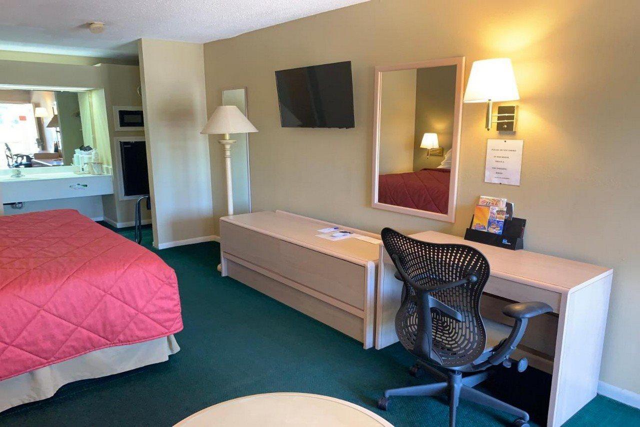 Americas Best Value Inn Meridian Bagian luar foto