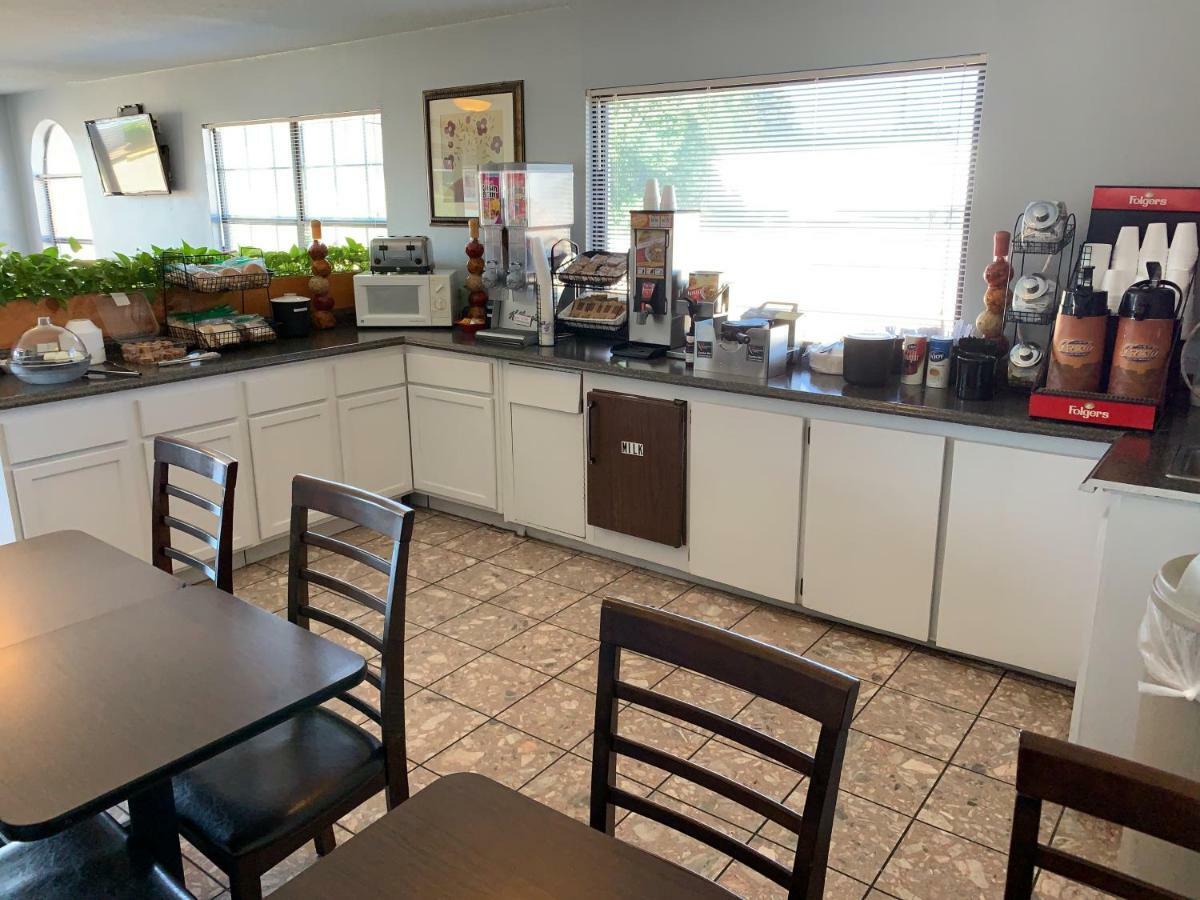 Americas Best Value Inn Meridian Bagian luar foto